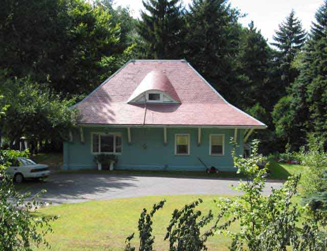 An old carriage house in Saxonville
